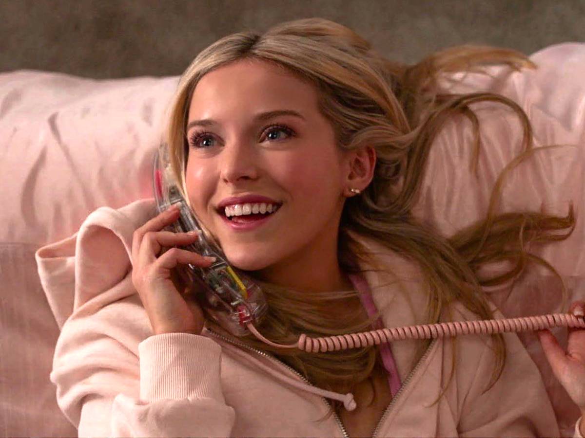 Elle: O rosa de Legalmente Loira mira Wandinha